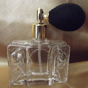 Vaporisateur de parfum poire modèle corps en 3 D 50 ml vide et rechargeable