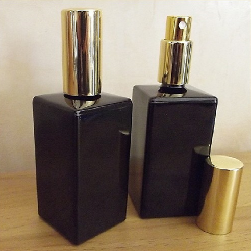Vaporisateur de parfum en verre noir rectangle 100 ml vide et rechargeable  - 1