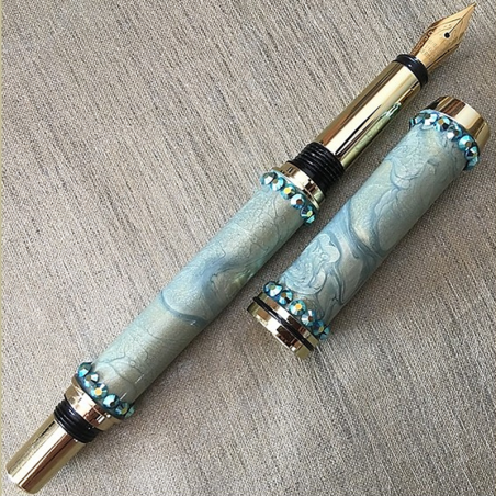 Stylo CRISTAL DE SWAROVSKI , stylo  plume plaqué or fabrication artisanale à la main vert d'eau doré  - 1