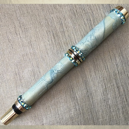 Stylo CRISTAL DE SWAROVSKI , stylo  plume plaqué or fabrication artisanale à la main vert d'eau doré  - 2