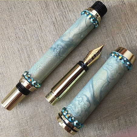Stylo CRISTAL DE SWAROVSKI , stylo  plume plaqué or fabrication artisanale à la main vert d'eau doré  - 3