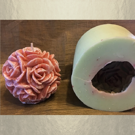 Bougie  décorative sculpture parfumée sucre roux artisanale boule de rose  - 3