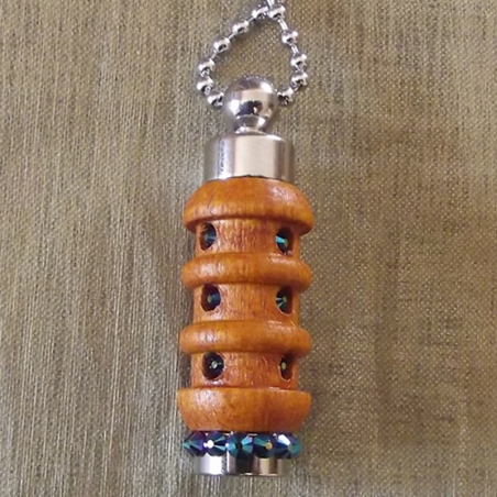 Collier fiole à parfum bois et argent strass CRISTAL DE SWAROVSKI SCARABAEUS GREEN artisanal  - 1