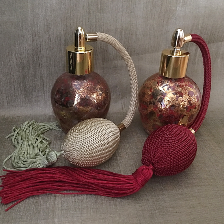 Vaporisateur de parfum poire verre 60ml décoration finition artisanale rouge bordeaux or Poire rétro longue
