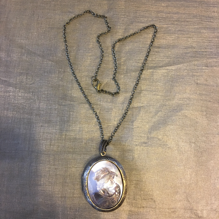 Collier pendentif porte photo, pilulier camé nacre d'Abalone, artisanal bronze  - 3