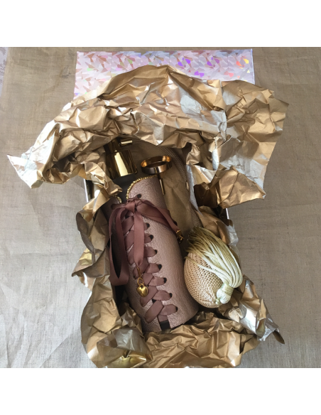 Vaporisateur de parfum cuir modèle corset  - 3