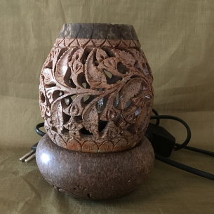 Lampe diffuseur de parfum pierre de lave feuille artisanale  - 1
