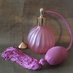 Vaporisateur de parfum en Cristal vide et rechargeable 90ml vieux rose avec poire dans coffret cadeau avec petit entonnoir  - 1 2