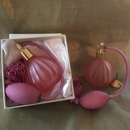 Vaporisateur de parfum en Cristal vide et rechargeable 90ml vieux rose avec poire dans coffret cadeau avec petit entonnoir  - 1