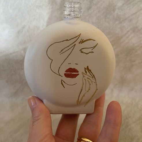 Vaporisateur de parfum poire  artisanal peint à la main 120ml porté