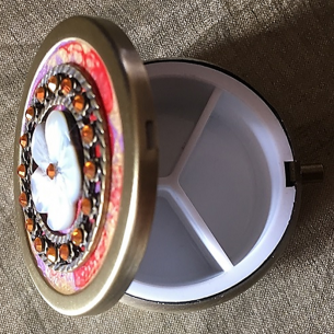 Pilulier cristal de swarovski ASRAL PINK et fleur en nacre bronze artisanal  - 1 2