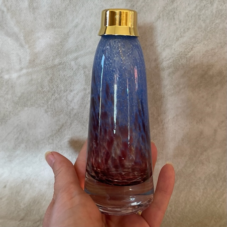 Vaporisateur de parfum poire artisanal lavande 85 ml en main