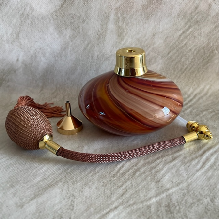 Vaporisateur de parfum poire artisanal de luxe marron 190 ml ouvert
