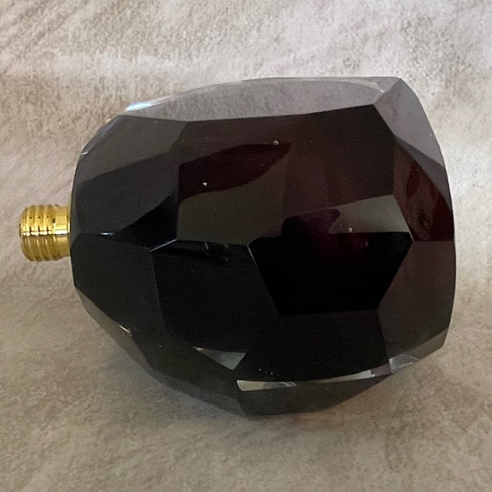 Vaporisateur de parfum poire aubergine artisanal en verre dégradé taillé dans la masse 230 ml côté