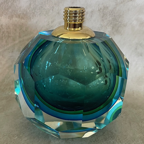 vaporisateur de parfum poire verre artisanal à facettes vert bleue 70 ml droit