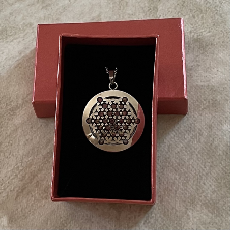 Collier pendentif diffuseur de parfum Fleur de vie strass CRISTAL AUTRICHIEN  LILAC SHADOW boite cadeau