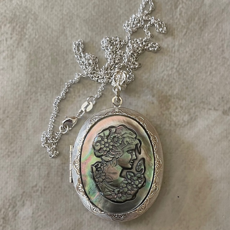Collier pendentif porte photo, pilulier camé nacre d'Abalone, artisanal argent