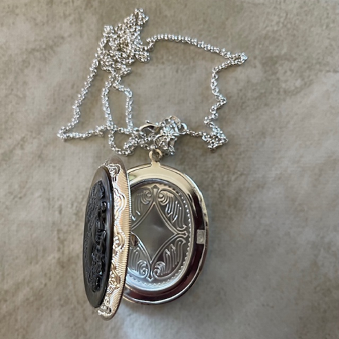 Collier pendentif porte photo, pilulier camé nacre d'Abalone, artisanal argent  ouvert