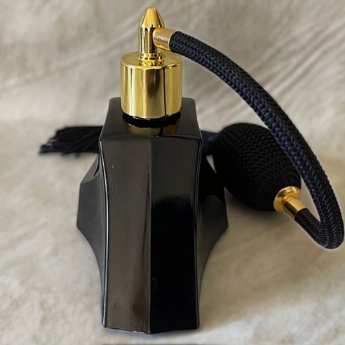 Vaporisateur de parfum vide et rechargeable triangle noir