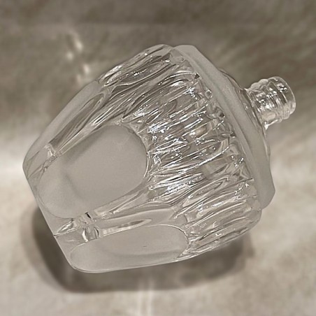 Vaporisateur de parfum artisanal en cristal atomiseur poire noire  profil