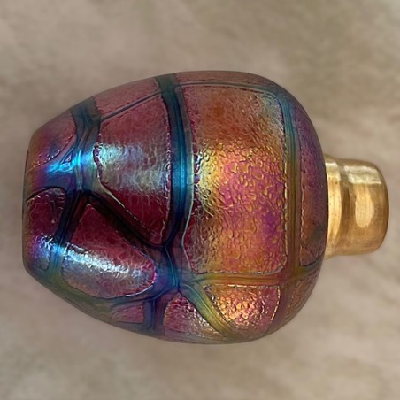 Vaporisateur de parfum poire artisanal boule irisé en cristal côté gauche