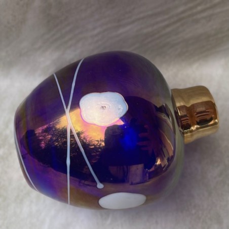 Vaporisateur de parfum artisanal en cristal iridescent poire vieux rose penché
