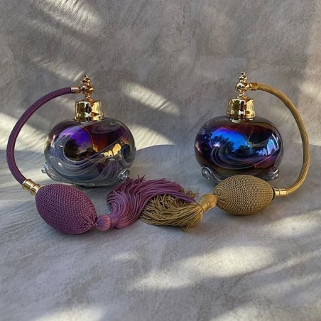 Vaporisateur de parfum poire artisanal en cristal arc en ciel rosé socle groupé