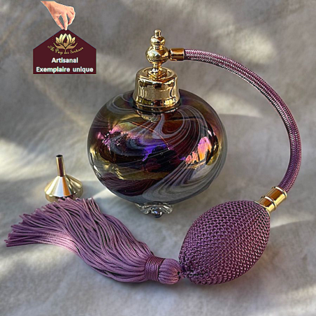 Vaporisateur de parfum poire artisanal en cristal arc en ciel socle rosé