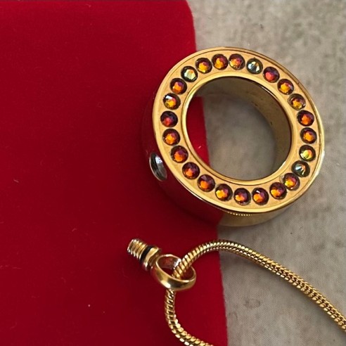 Collier artisanal Pendentif fiole Mémorial, fiole à parfum précieux orné de strass CRISTAL DE LUXE FIRE volcano or ouvert