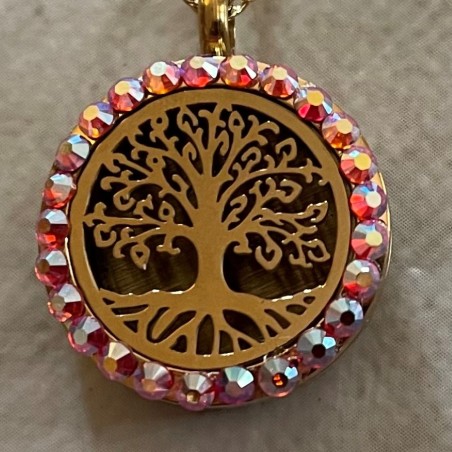 Collier pendentif diffuseur de parfum arbre de vie artisanal strass CRISTAL AUTRICHIEN FIRE OPAL AB artisanal gros plan