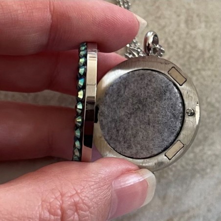 Collier pendentif diffuseur de parfum arbre de vie artisanal strass CRISTAL DE LUXE FIRE jet AB couleur argent artisanal ouvert