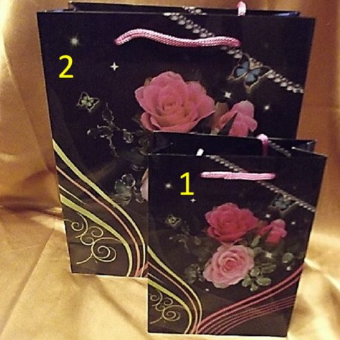 Pochette cadeaux PVC - sacs cadeaux  grand modèle 25 x 19 cm noir fleur rose  - 1