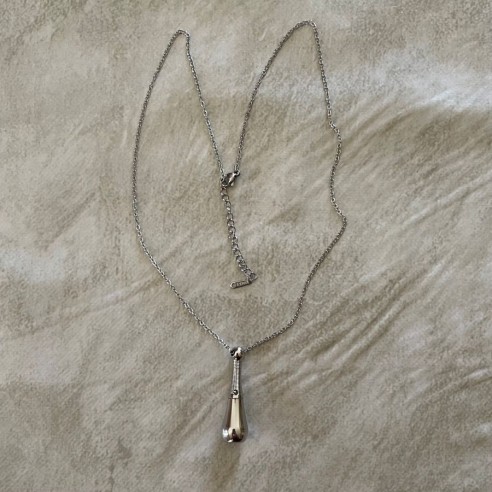 Fiole / bouteille / flacon pendentif  diffuseur de parfum Acier inoxydable 316L argent ouvert Fiole / bouteille / flacon pendentif  diffuseur de parfum Acier inoxydable 316L argent ouvert