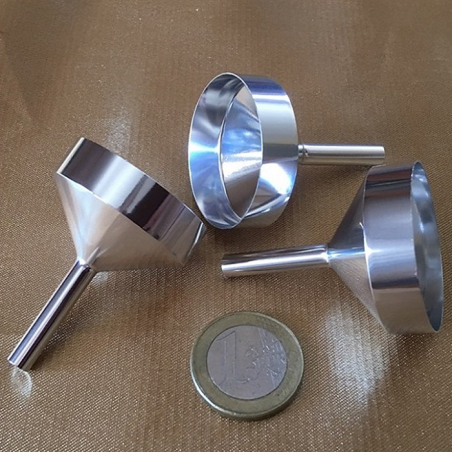 Grand entonnoir pour vaporisateur de parfum en métal couleur argent  - 1