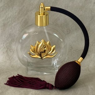 Vaporisateur de parfum poire en verre vide et rechargeable Marque Au pays des senteurs  avec pochon en satin 2