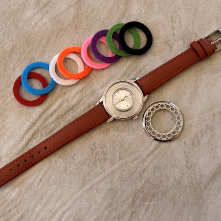 Montre diffuseur de parfum bracelet cuir marron ouverte