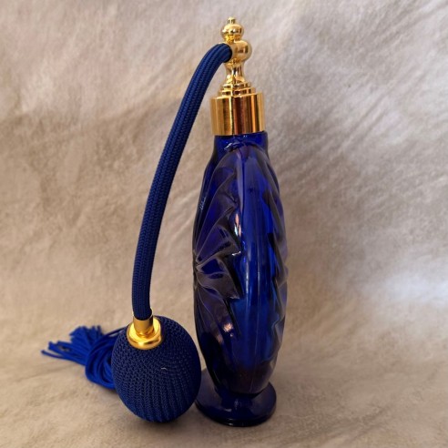 Vaporisateur de parfum Marcel Franck bleue électrique profil
