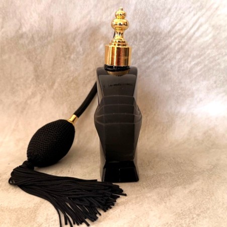 Vaporisateur de parfum Marcel Franck noir drapé profil