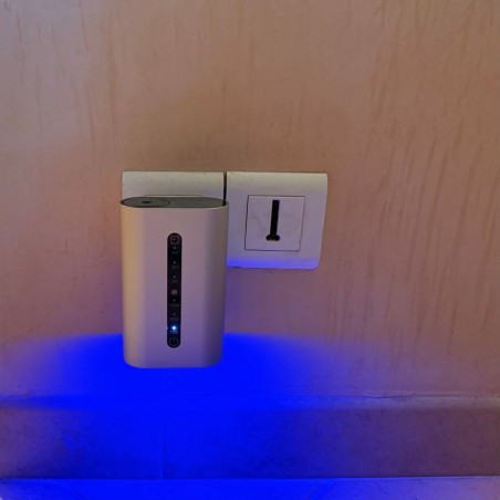 Diffuseur de parfum prise intelligent programmable plus 30 ml de concentré de parfum pur offert allumé