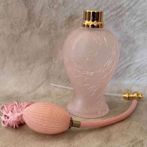 Vaporisateur de parfum poire artisanal galbé  verre craquelé opaque rose
