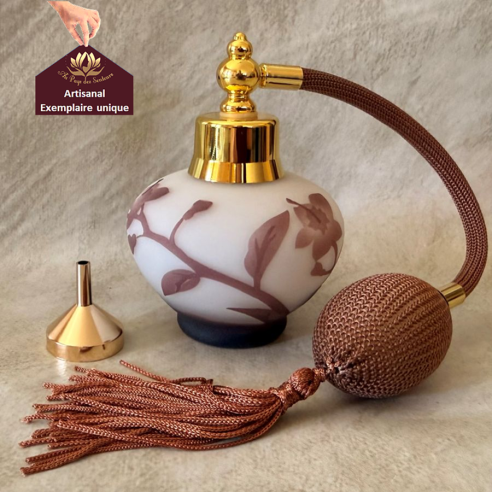 Vaporisateur de parfum poire artisanal sablé peint à la main marron