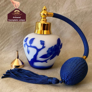 Vaporisateur de parfum poire artisanal sablé peint à la main bleu