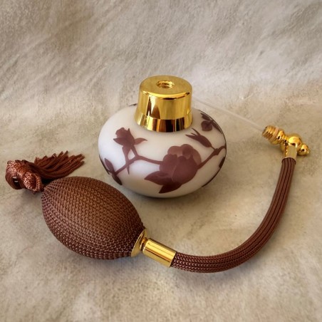 Vaporisateur de parfum poire artisanal sablé peint à la main marron 80ml ouvert