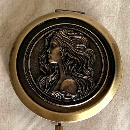 Miroir de sac Miroir de poche de luxe bronze Dame mystérieuse gros plan Marque au  pays des senteurs